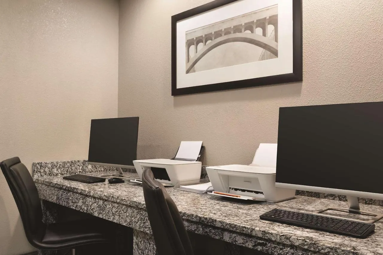 מלון Country Inn & Suites By Radisson, Nashville Airport East, Tn